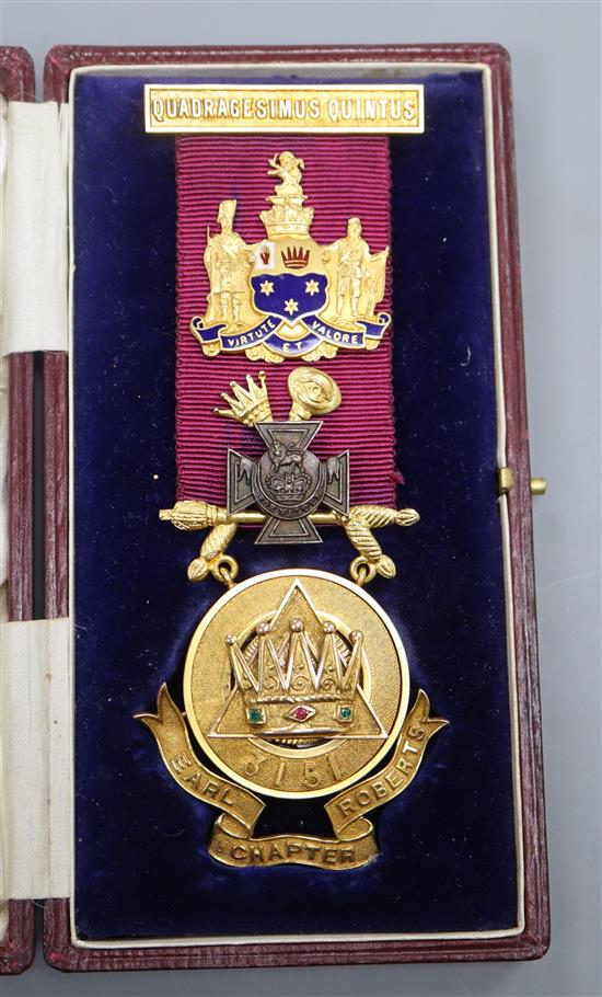 A cased 1960s 9ct gold, enamel and base metal masonic badge to H.R. Wright L.G.C.R., with military cross applique, 12cm.
